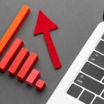 girişimlerde büyüme stratejilerini ve yatırım ile kendi kaynaklarıyla ilerleme seçeneklerini simgeleyen grafik görseli