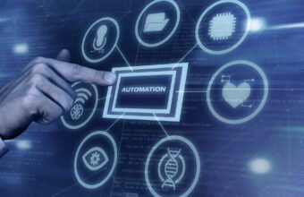 yapay zekâ destekli otomasyon sistemlerinin farklı kullanım alanlarını simgeleyen teknolojik arayüz