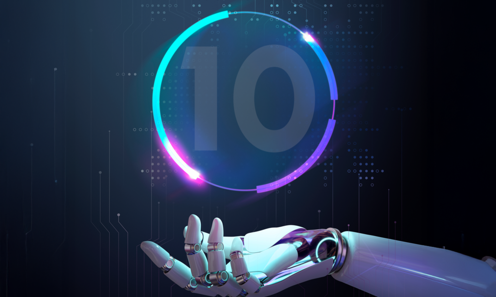 dijital arka plan üzerinde robot elinin tuttuğu “10” simgesi, yapay zekâ için etkili prompt yazmanın 10 kuralını temsil eden konsept görsel