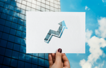 start-up değerleme süreçlerini ve büyüme potansiyelini simgeleyen yükseliş grafiği görseli